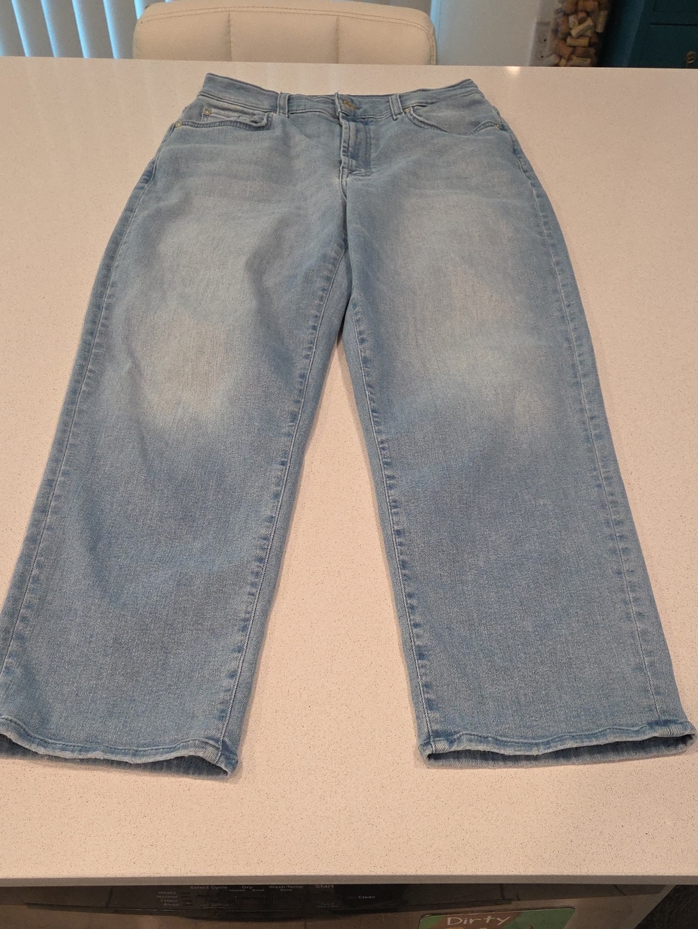 7 For All Mankind "The Modern Straight" Jeans in Antigua Wash – Size 27!